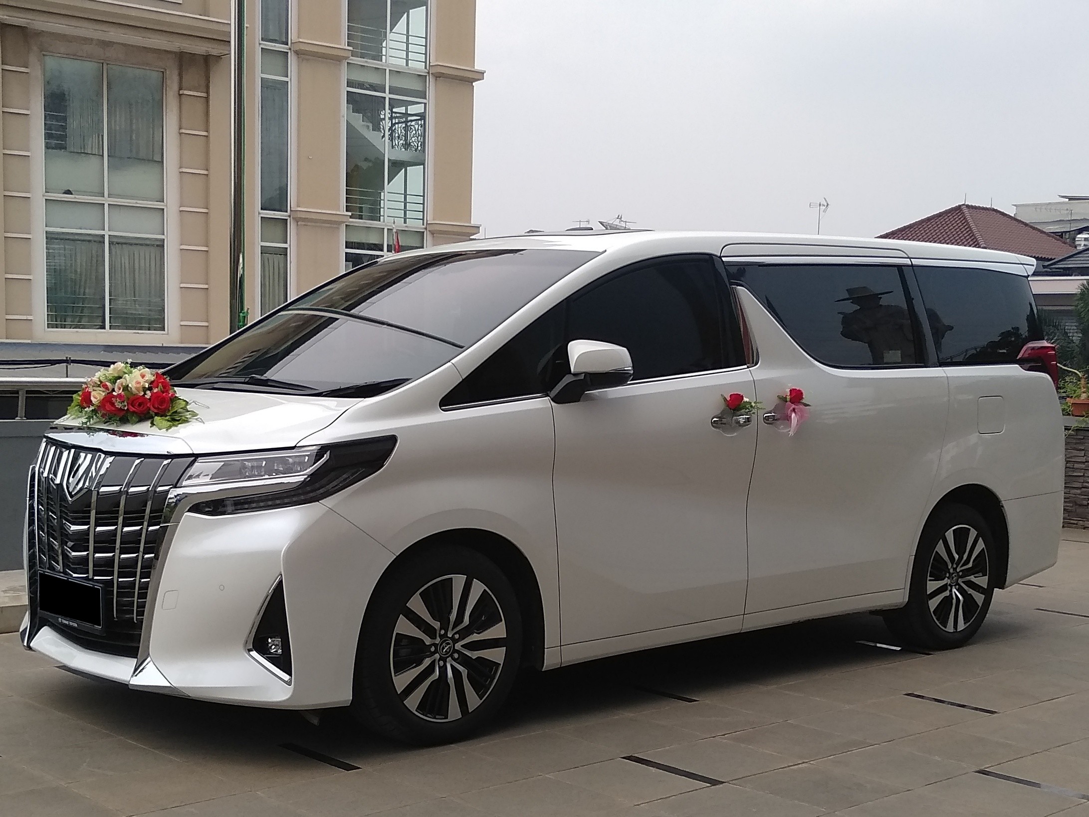 Alphard Sewa Rental Mobil Pengantin Mewah Wedding Car Jakarta Bogor Depok Tangerang Bekasi Karawang Bandung SJR RentCar