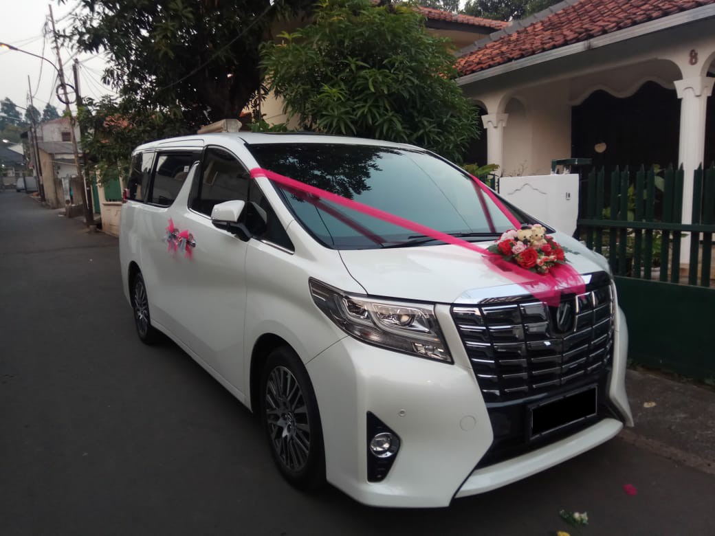 Sewa Mobil Pengantin Wedding Car Surabaya