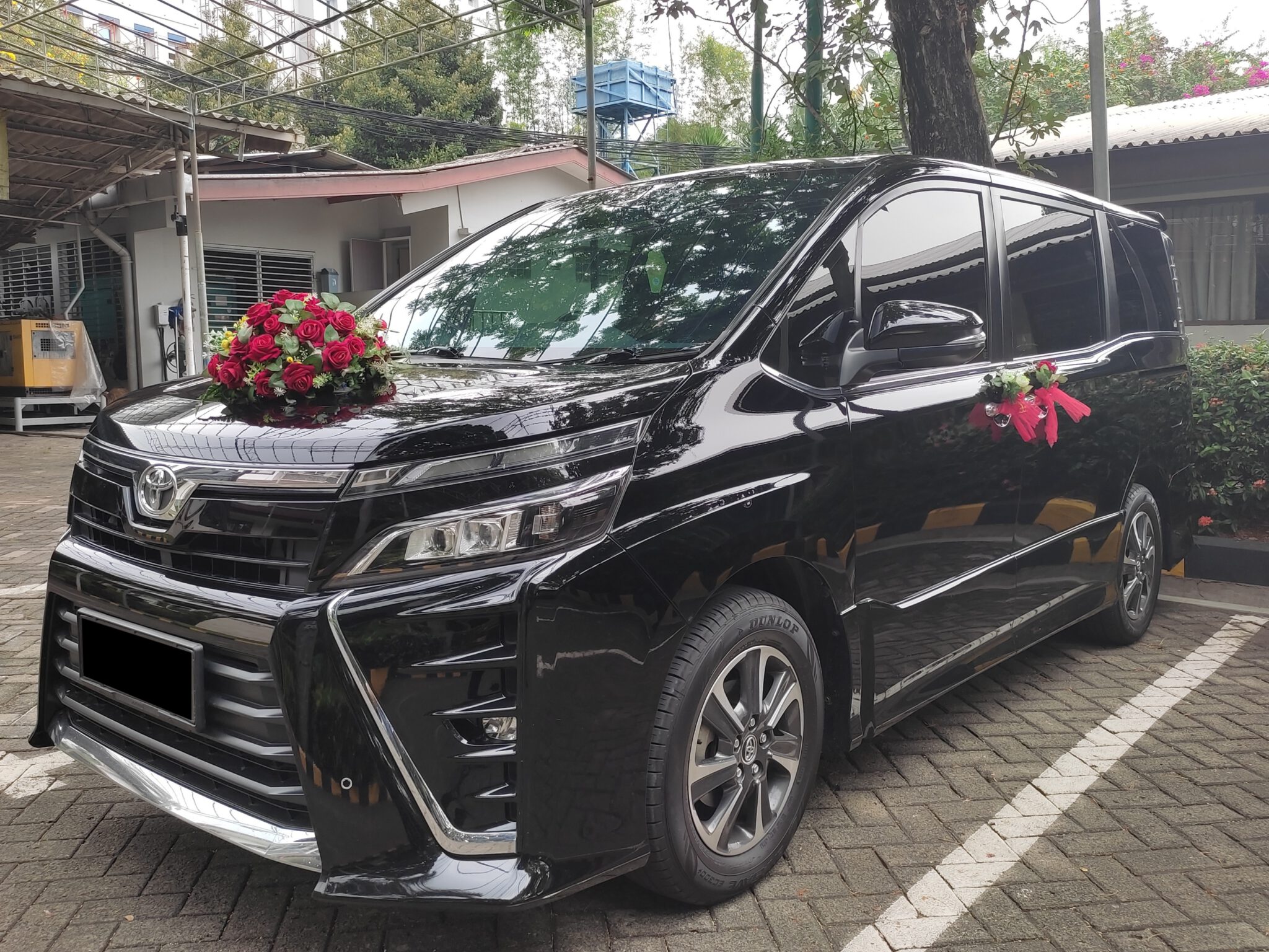 Sewa mobil voxy, sewa mobil pengantin, sewa mobil mewah ...